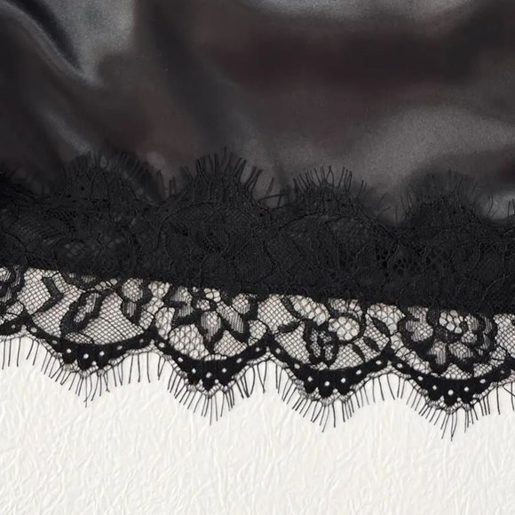 Elegant Black Lace Pajama Set - Picture 4 of 12